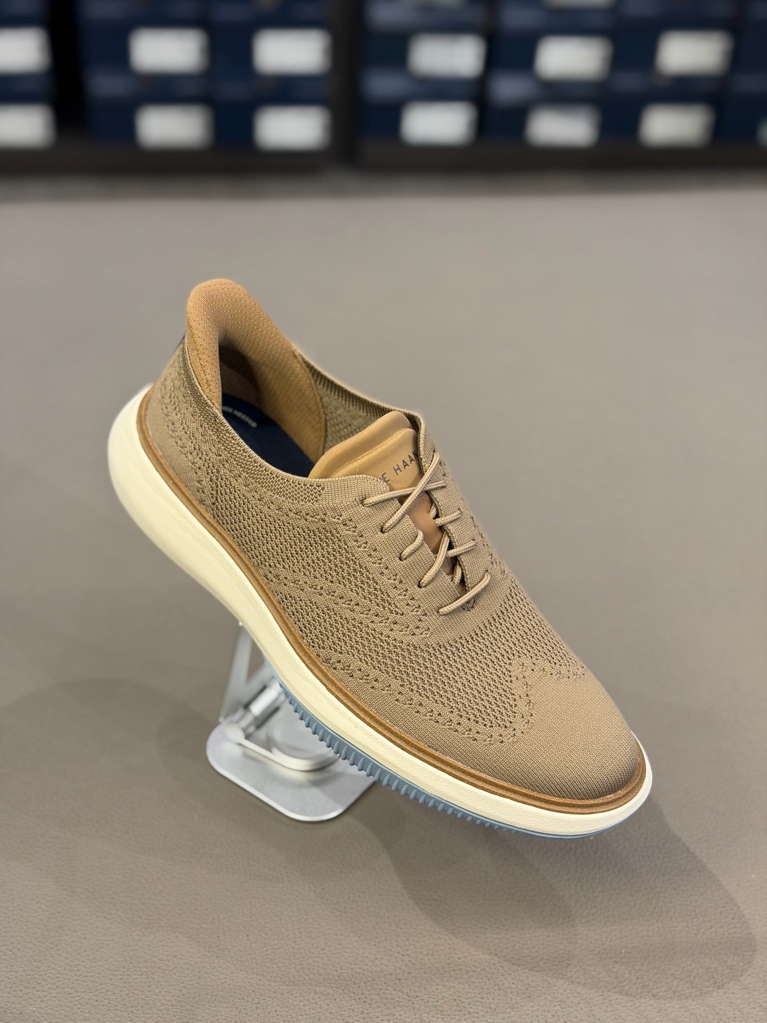 Men's Grand Phaze Stitchlite™ Quick-On Oxfords Dark Beige