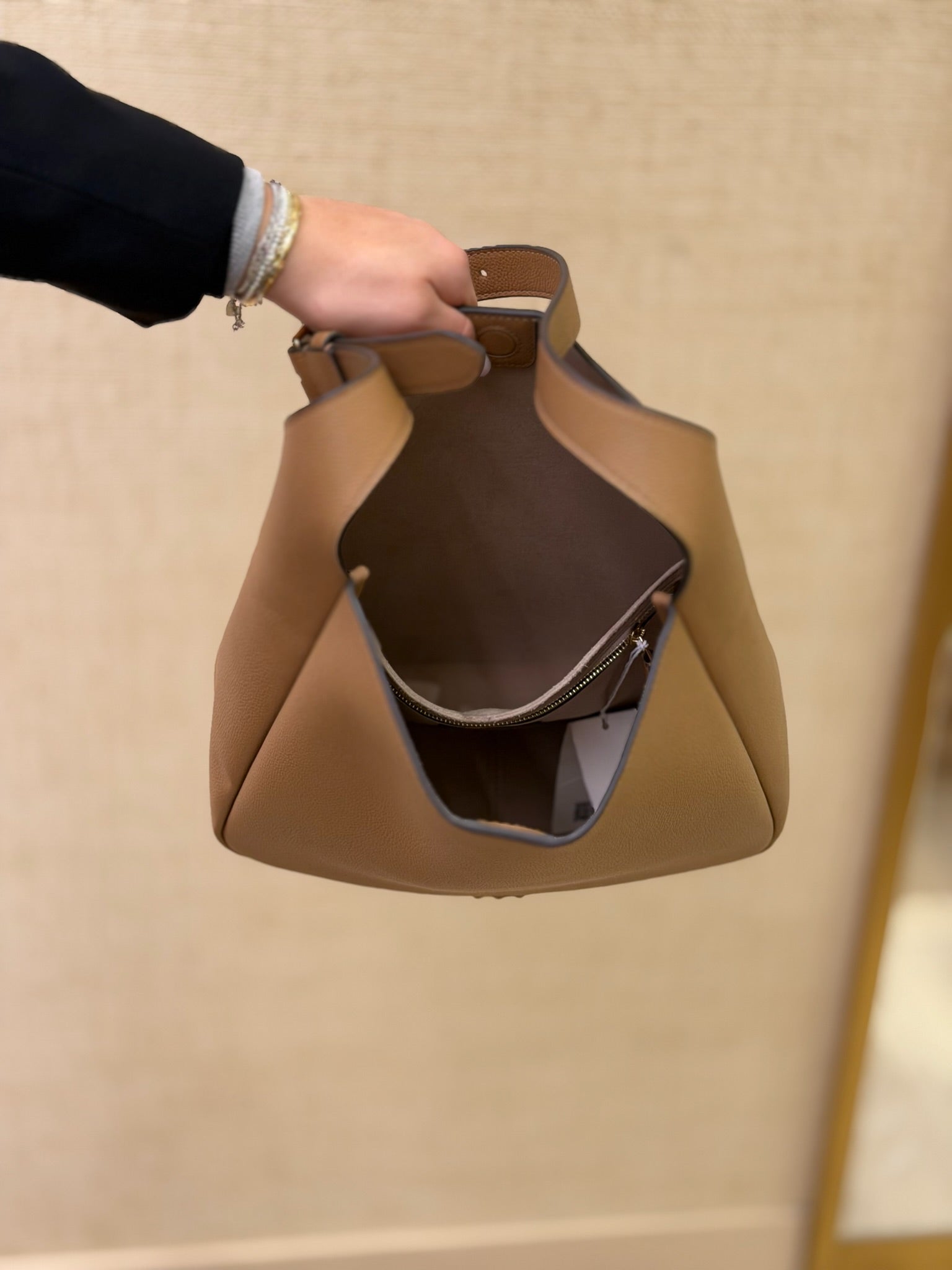 Thea Slouchy Shoulder