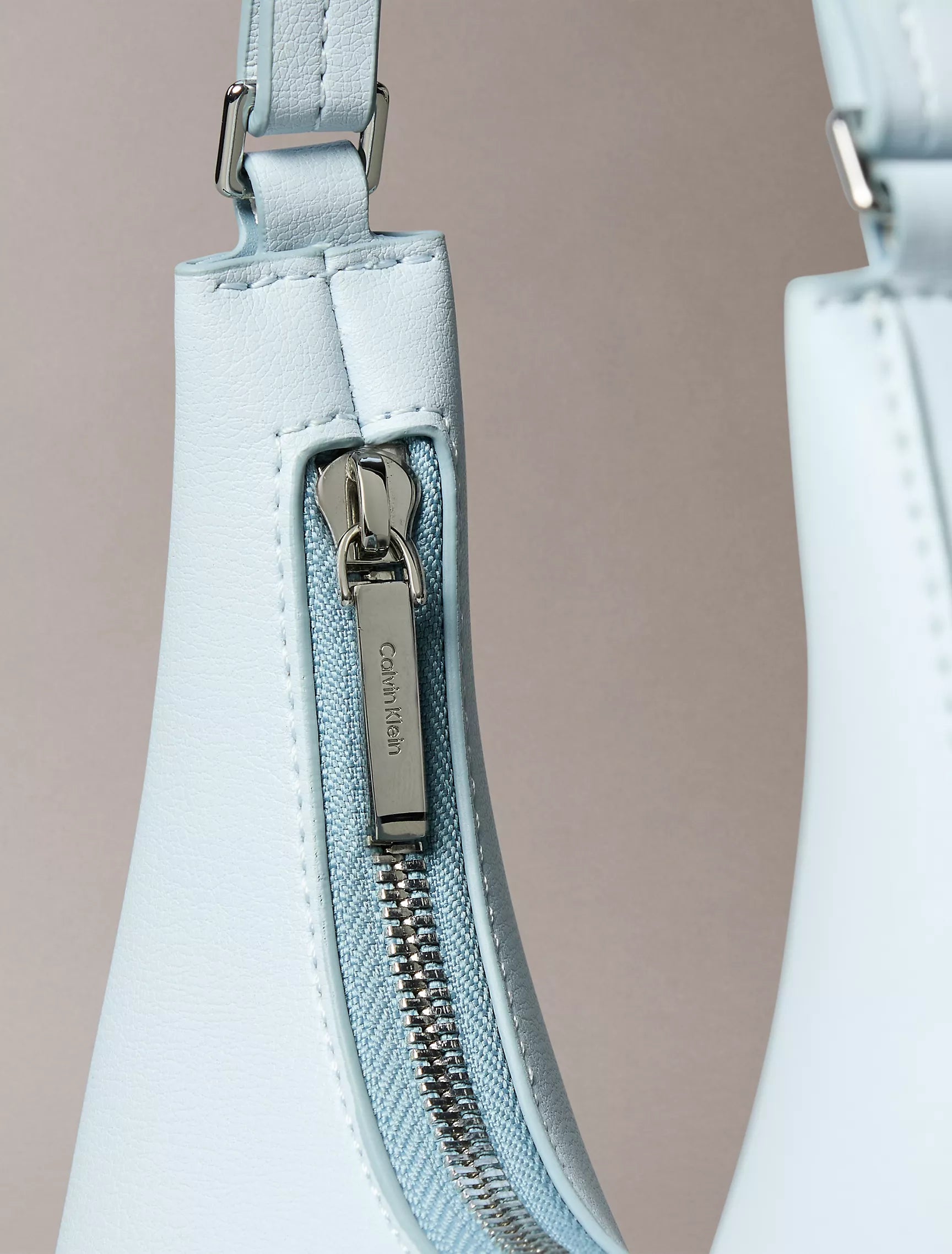 Palest Blue/Smoke Blue