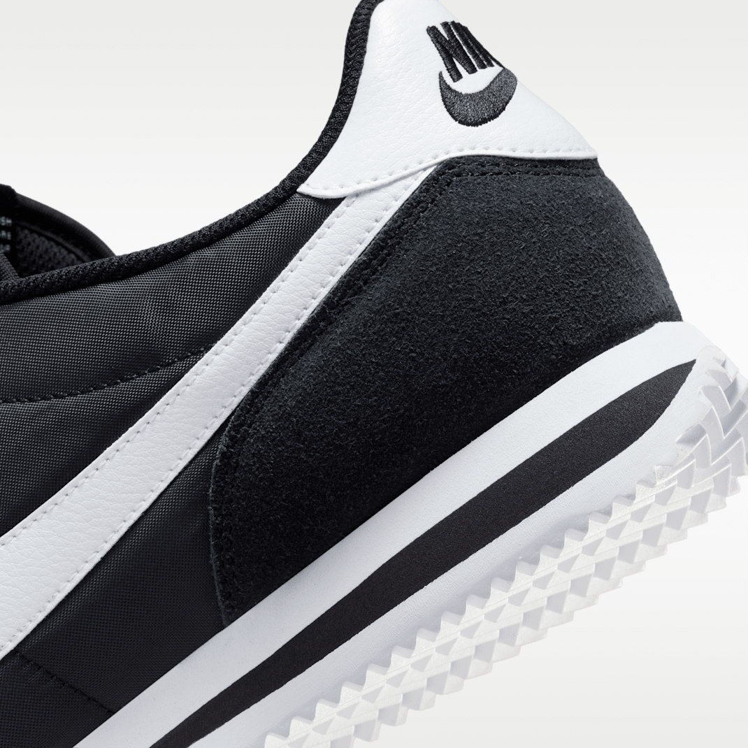Black/White