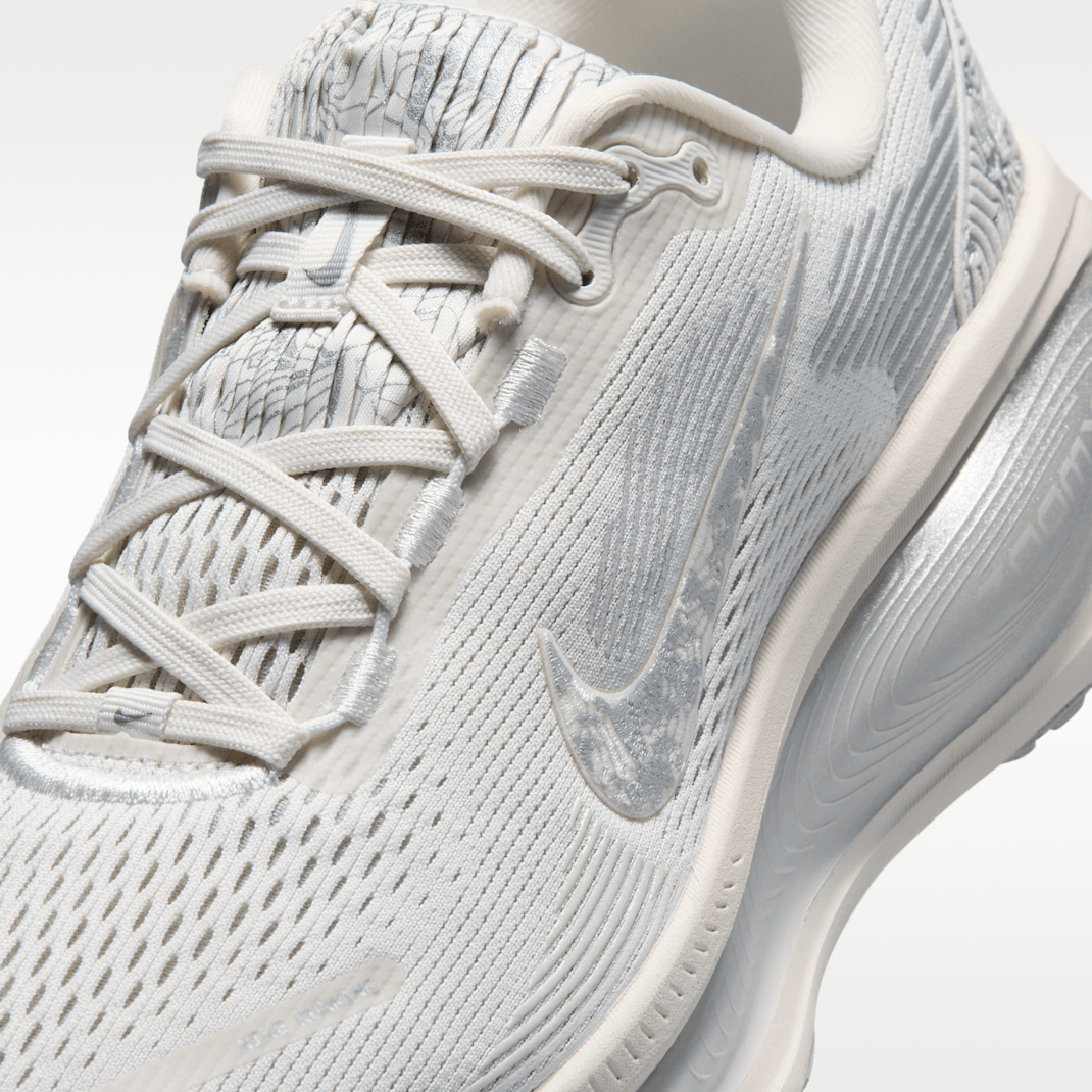 Phantom/Grey Fog/Metallic Silver/Summit White
