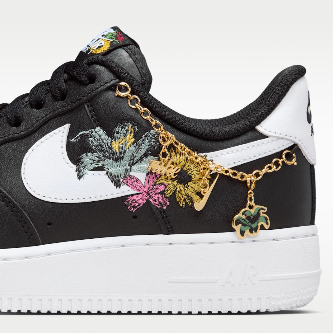 Black/Metallic Gold/White/White