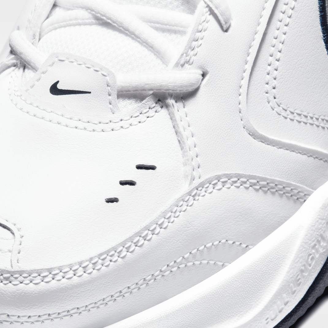 White/Metallic Silver