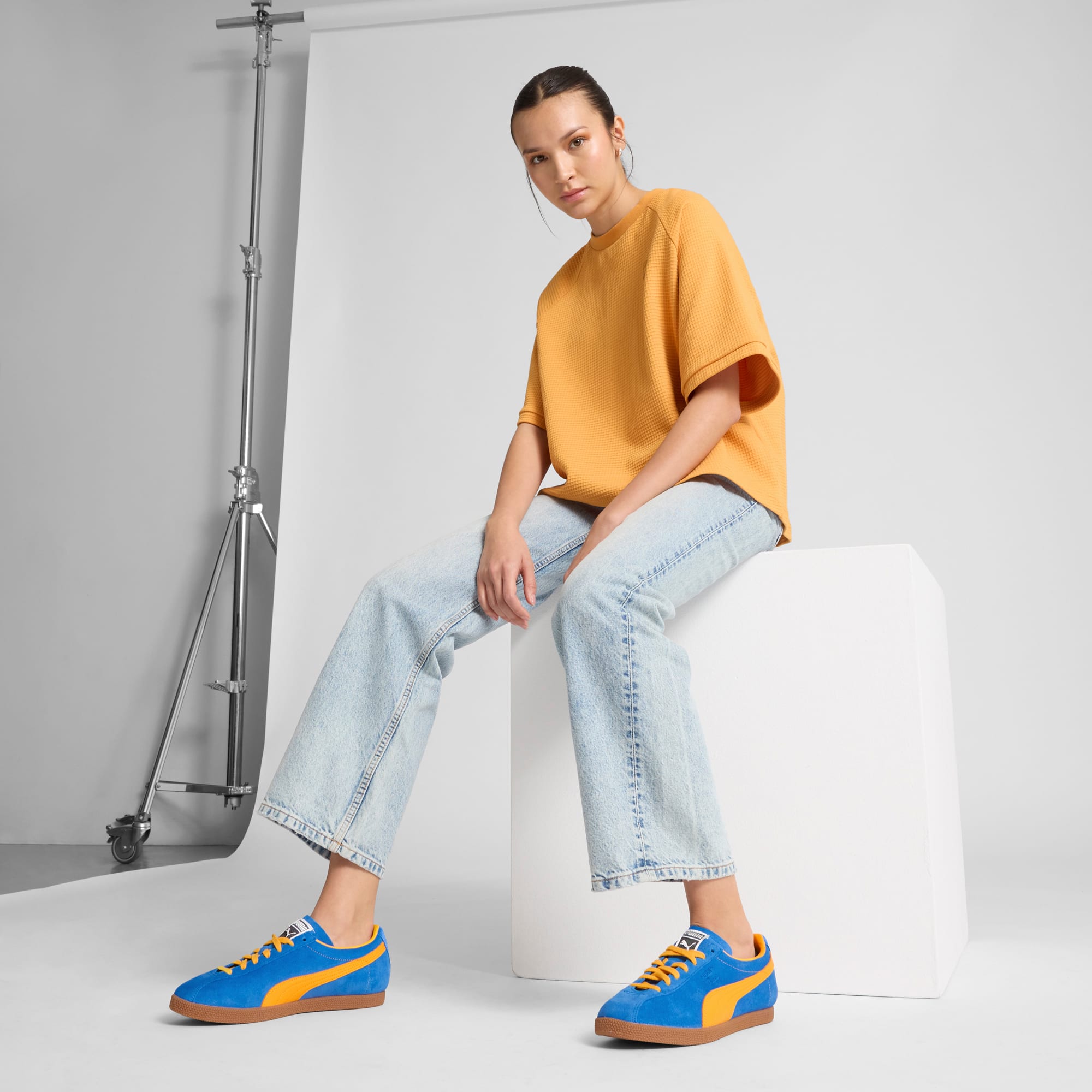 Vivid Blue-Tangerine