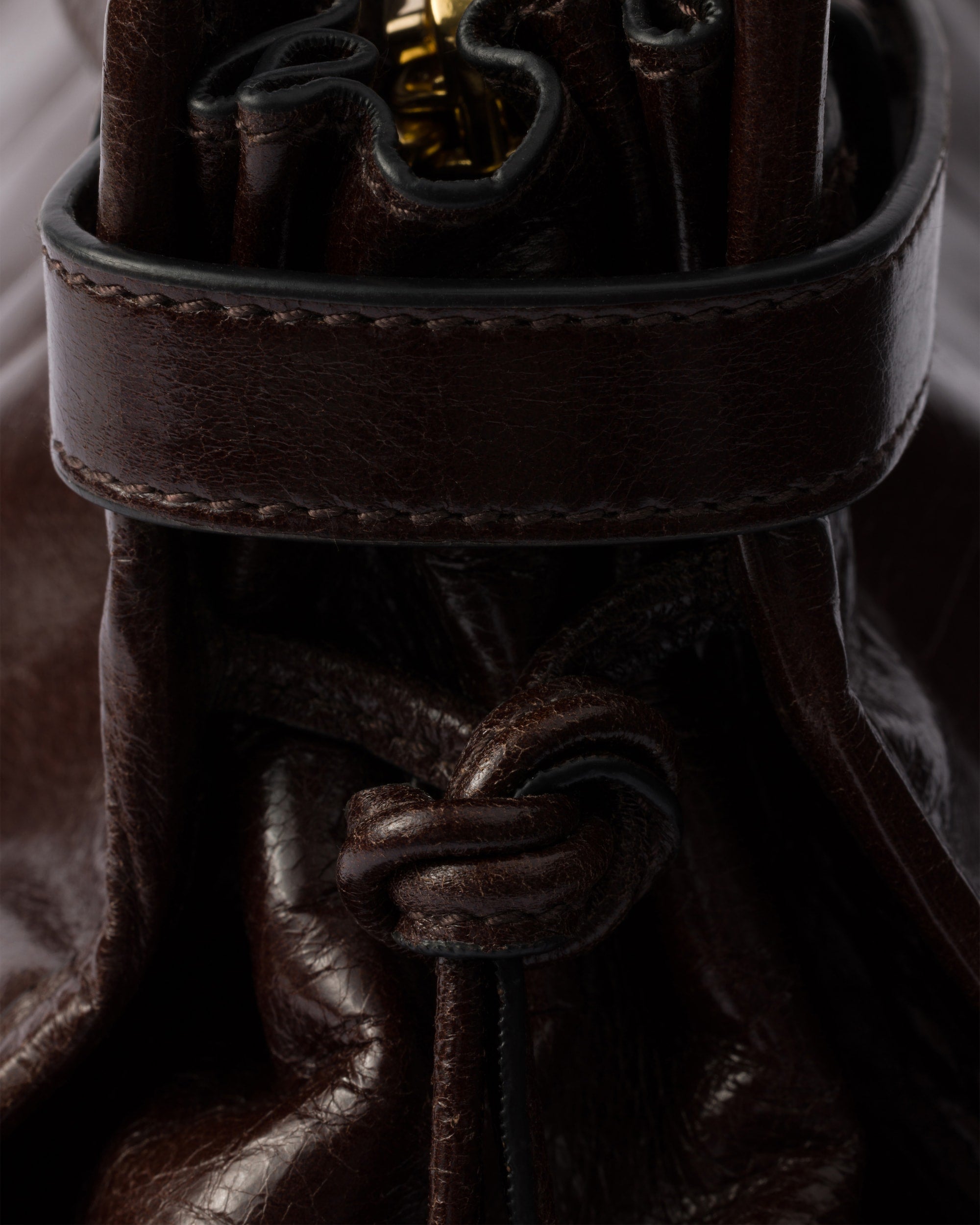 Marrón oscuro