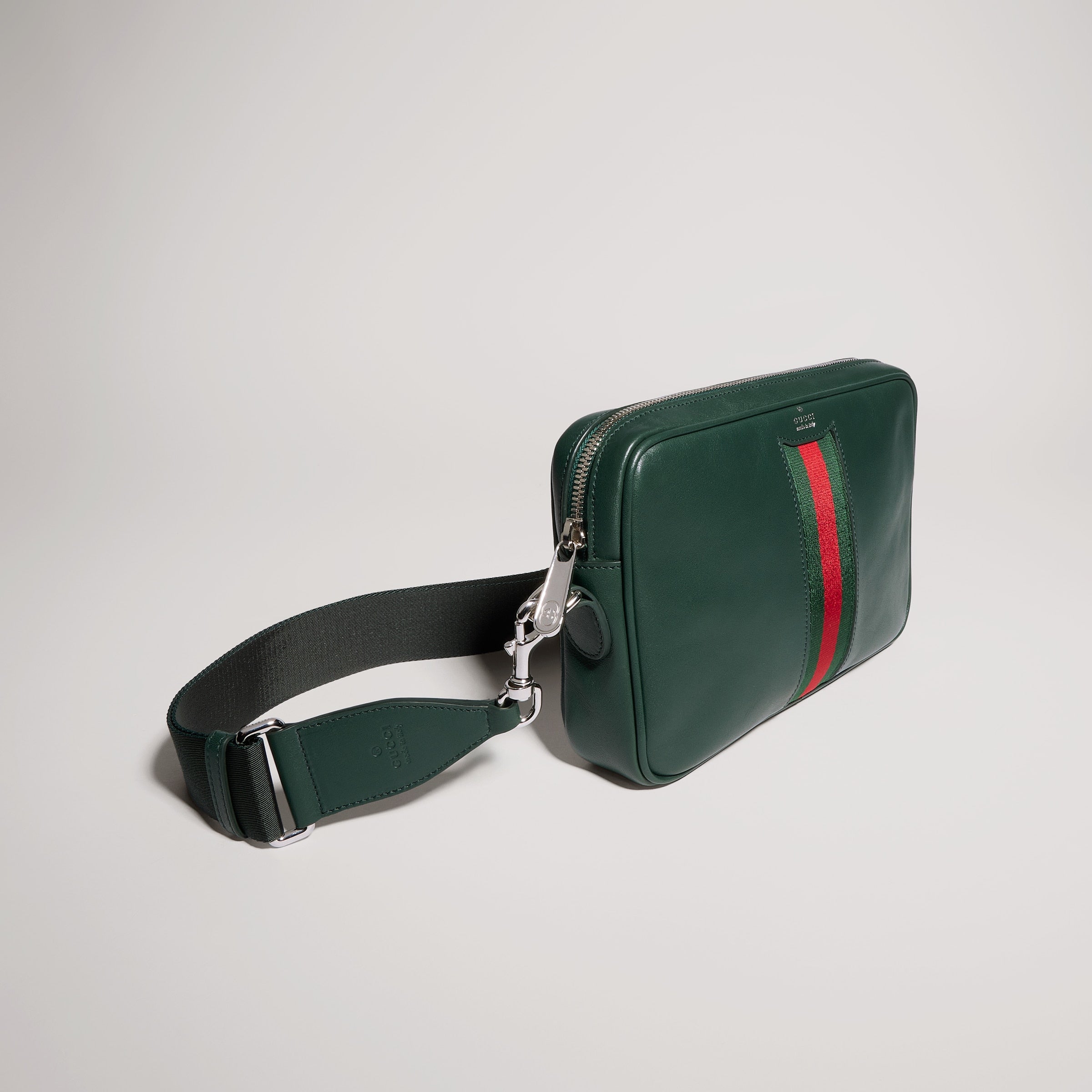 piel verde oscuro