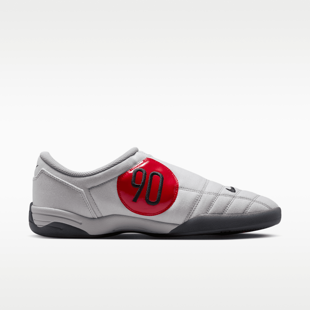 Light Smoke Grey/University Red/Photon Dust/Black
