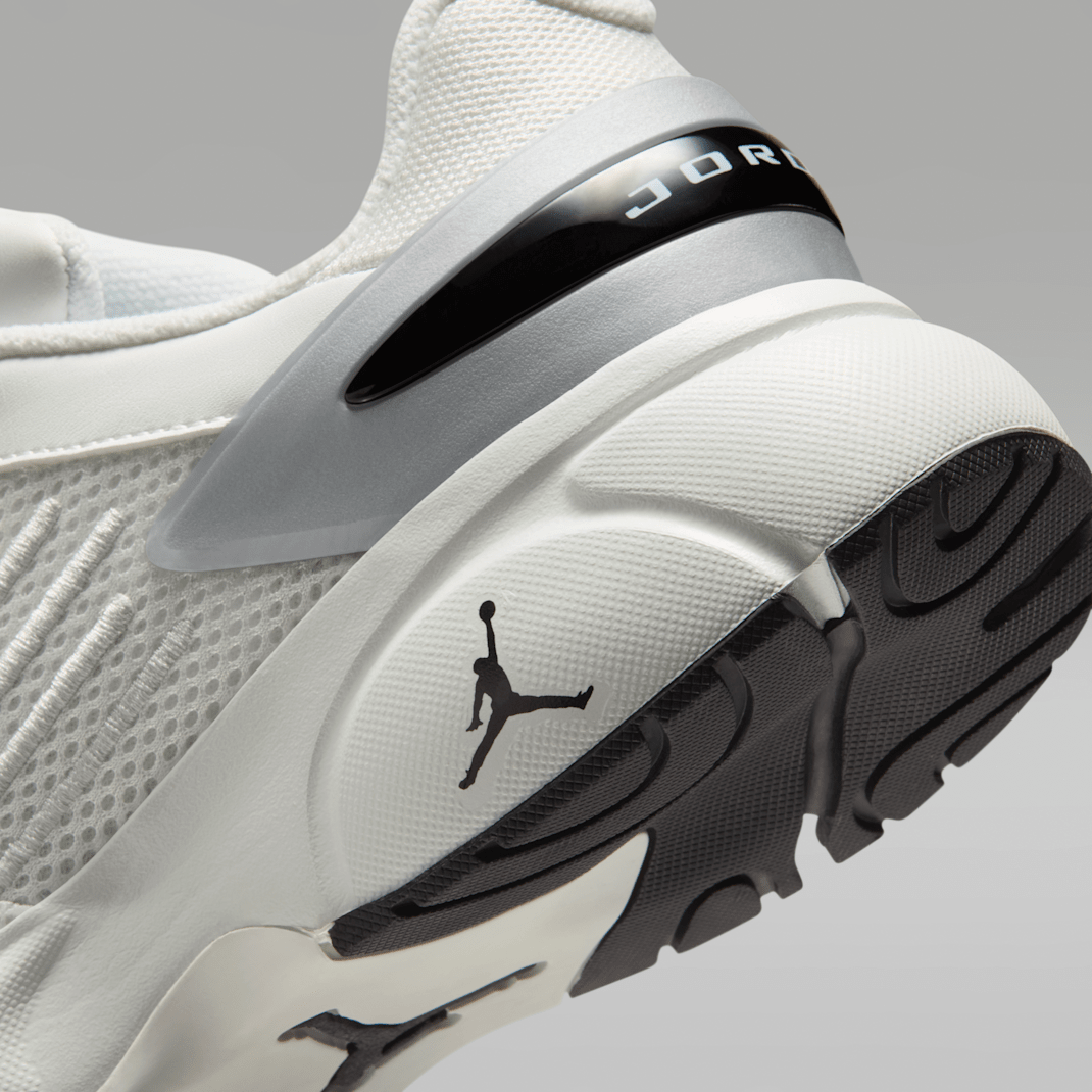 Summit White/Metallic Silver/Black