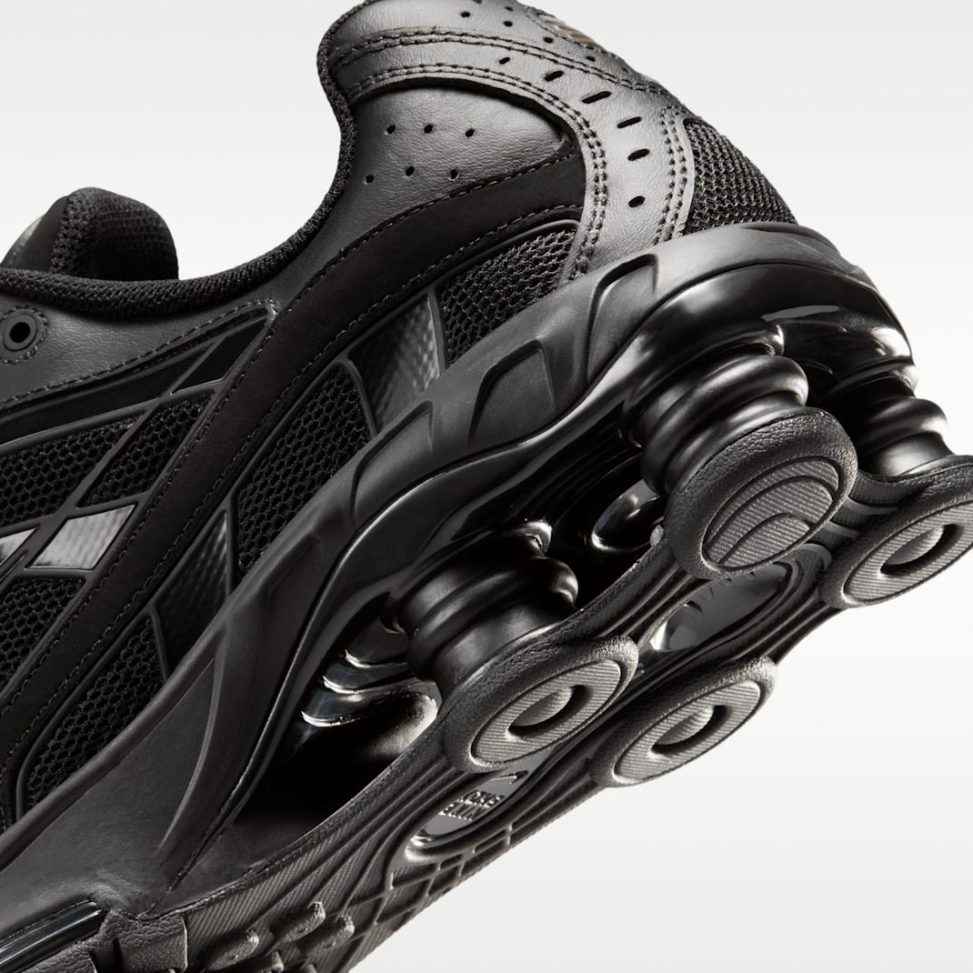 Black/Black/Black