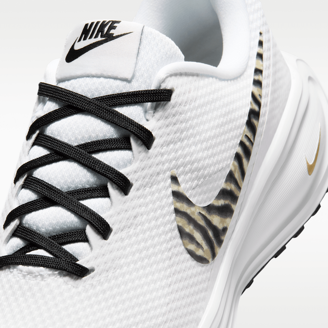 White/Metallic Gold/Coconut Milk/Black