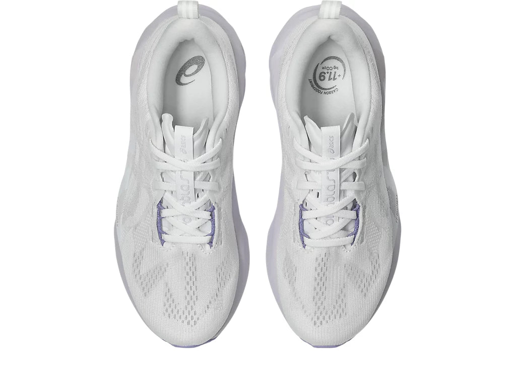 White/Lilac Hint