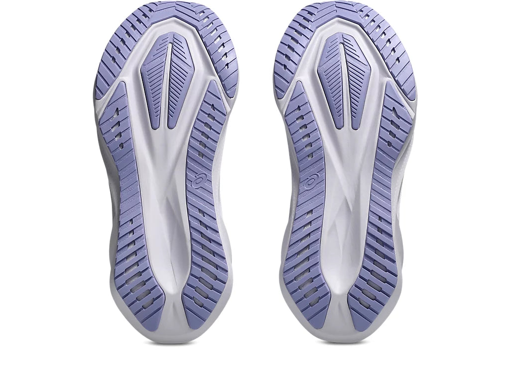 White/Lilac Hint
