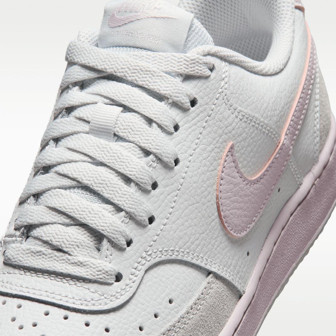 Off White/Bleached Lilac
