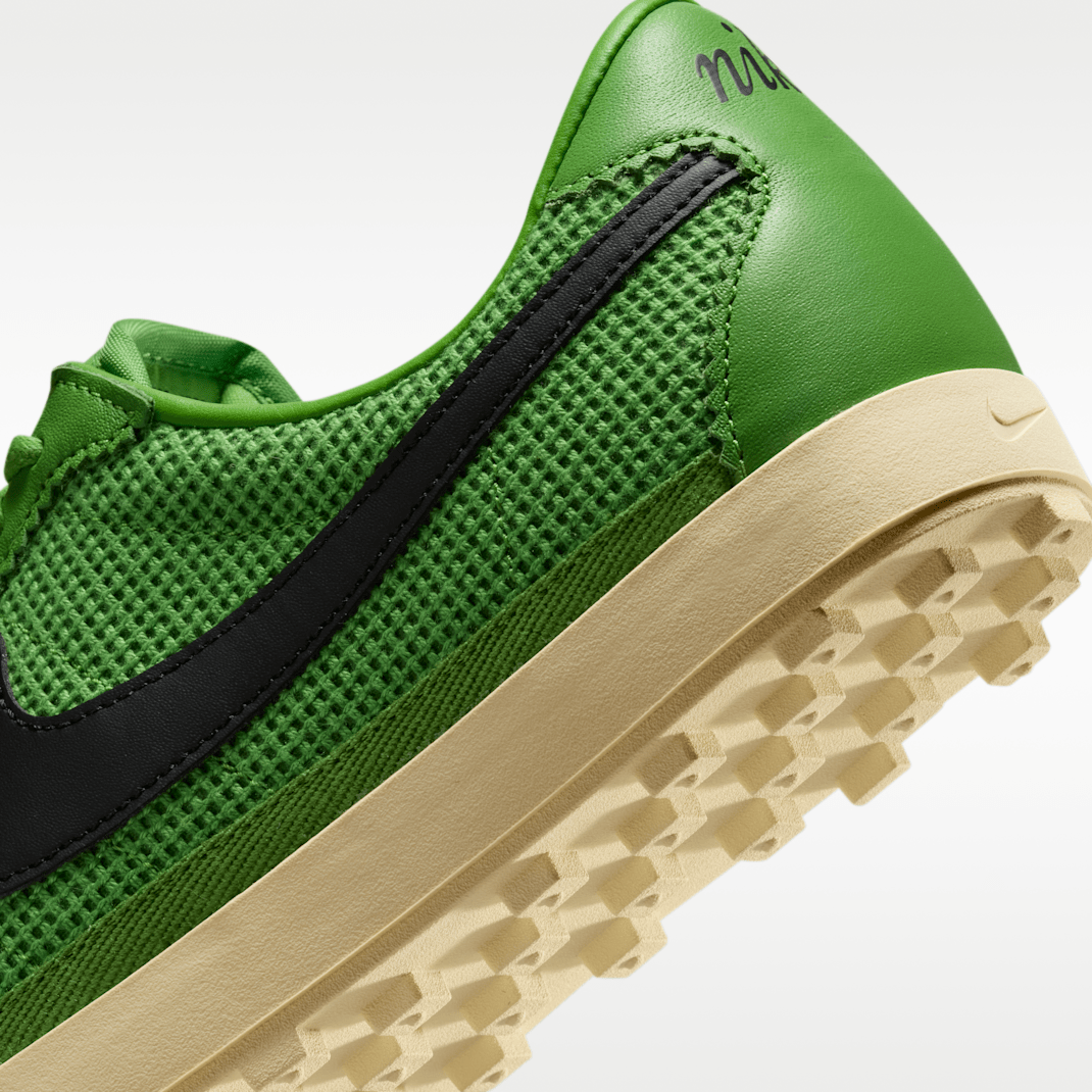 Chlorophyll/Muslin/Black