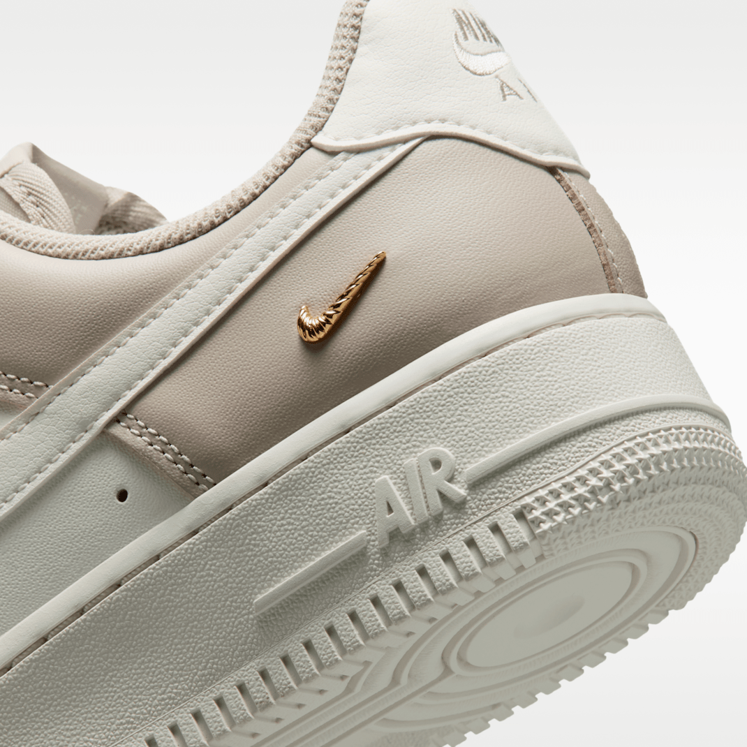 Cream II/Metallic Gold/Sail