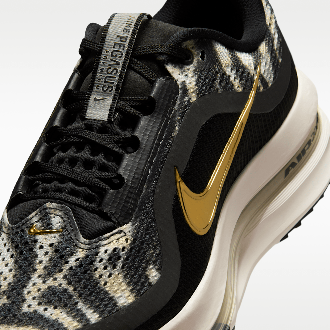 Black/Phantom/Dark Hazel/Metallic Gold