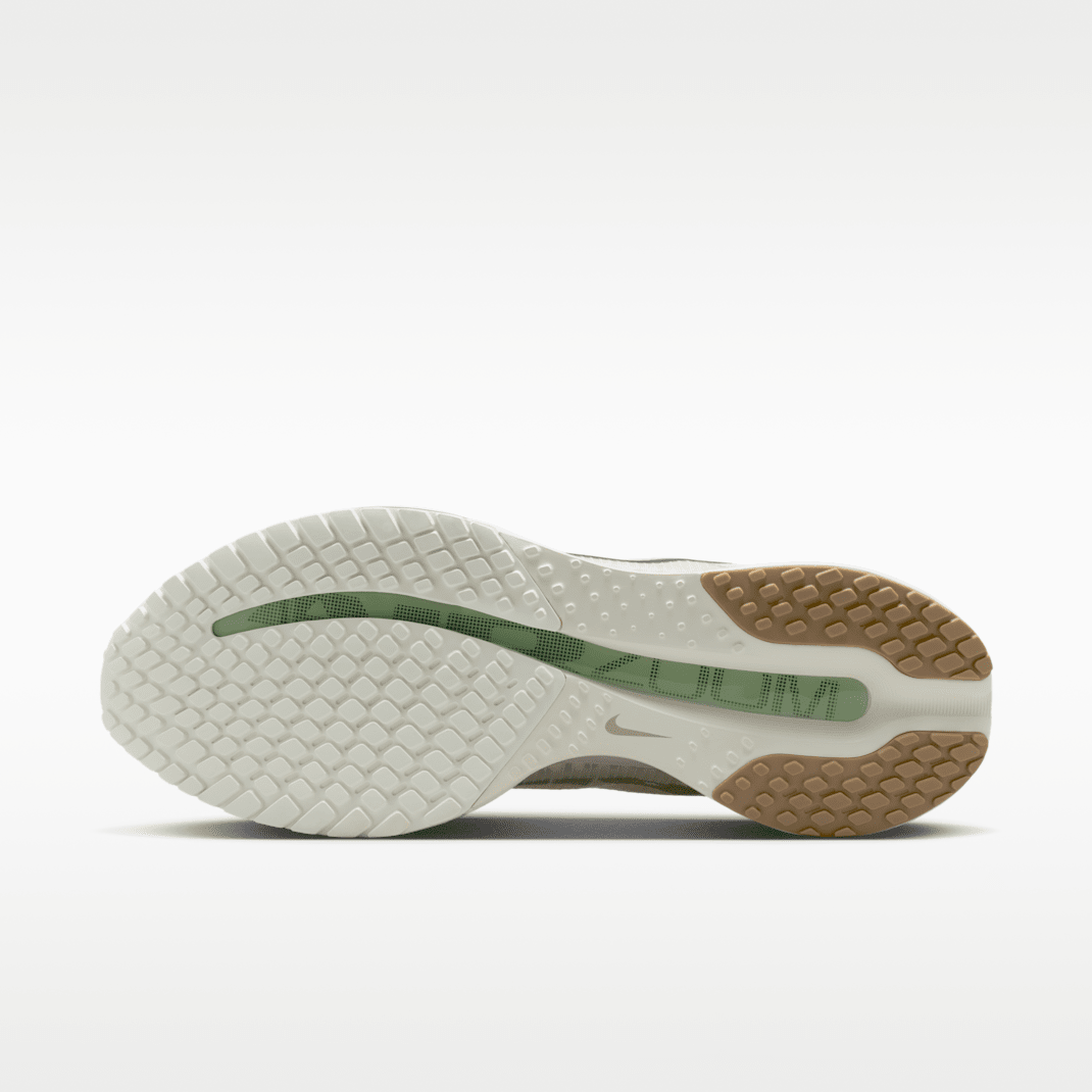 Pale Ivory/Jade Horizon/Spruce Aura/Black Spruce