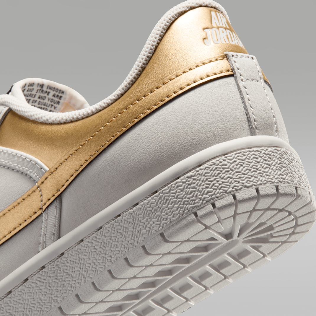 Swan/Black/Metallic Gold