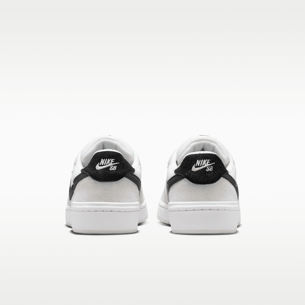 White/Summit White/Black/Black