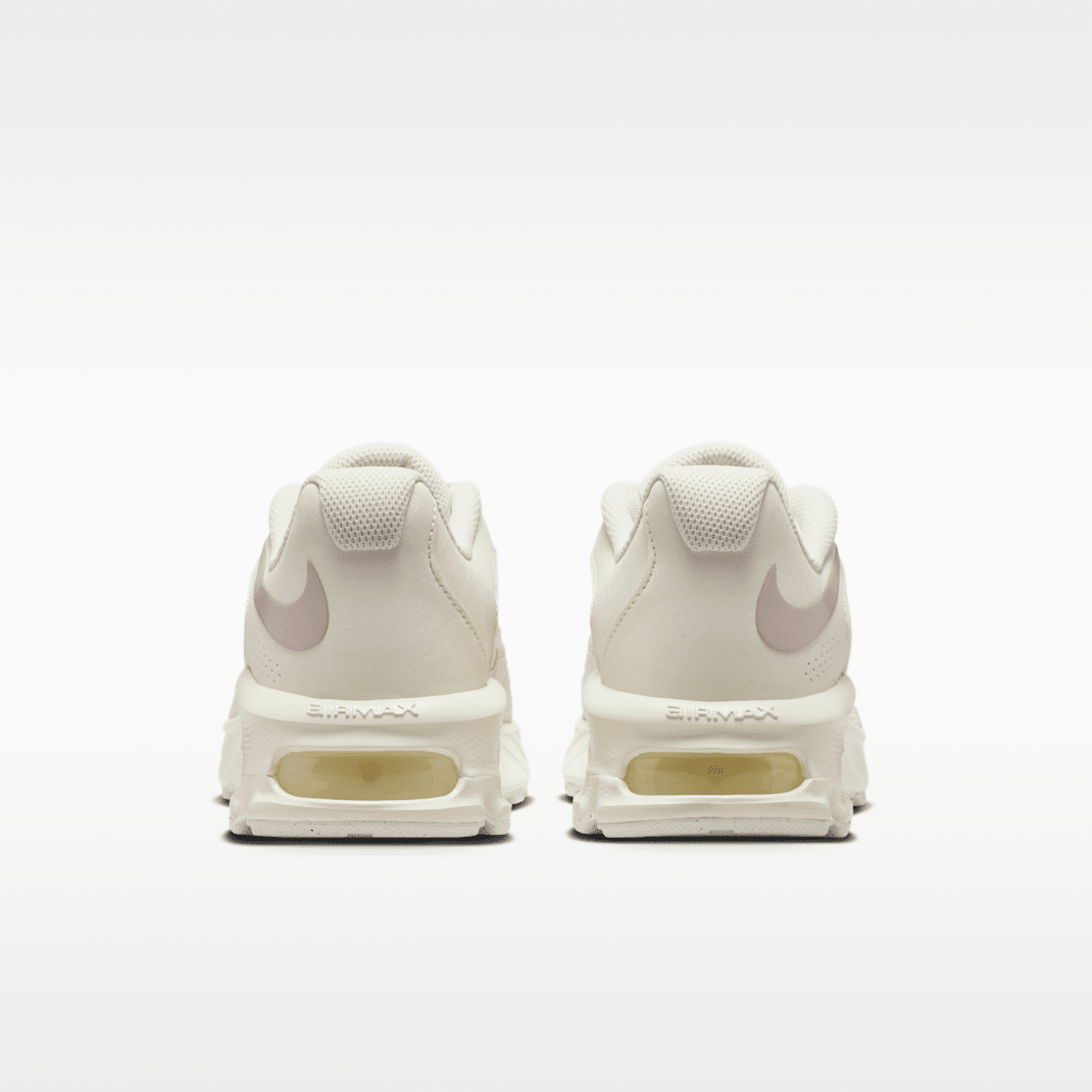 Sail/Pale Ivory/Silt Red
