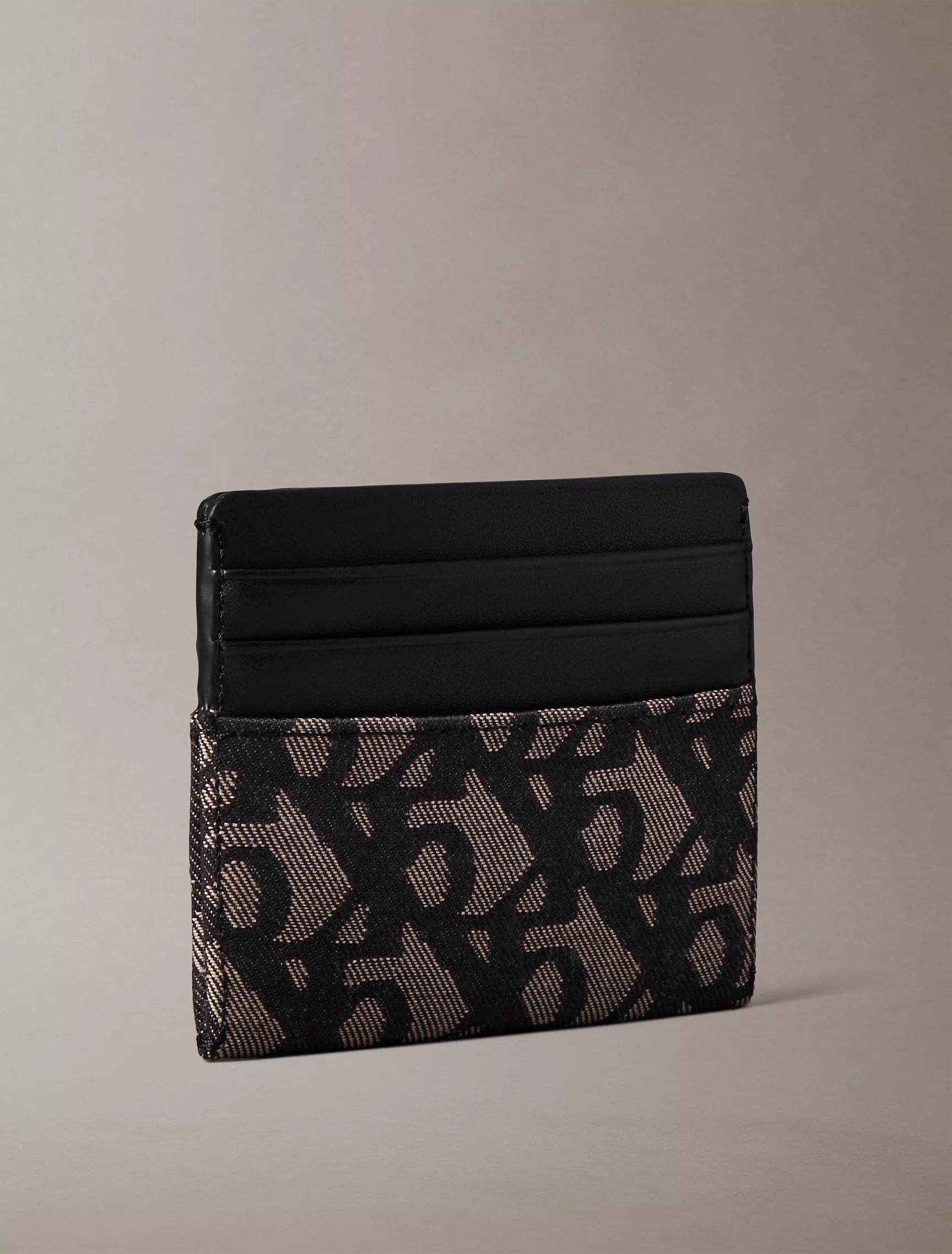 Black / Lotus Beige Aop