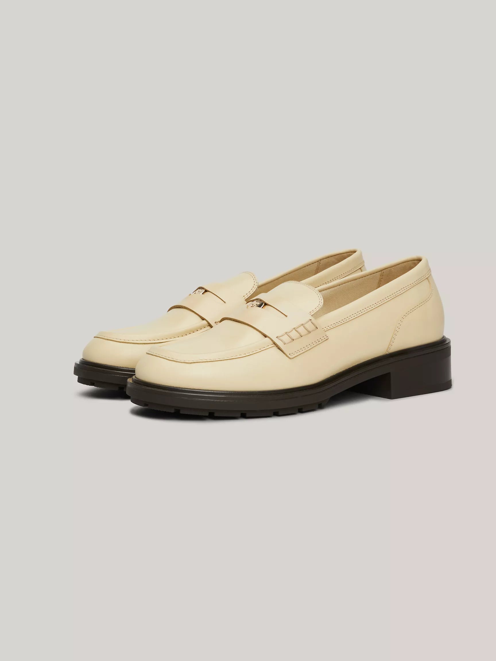 Country Ivory