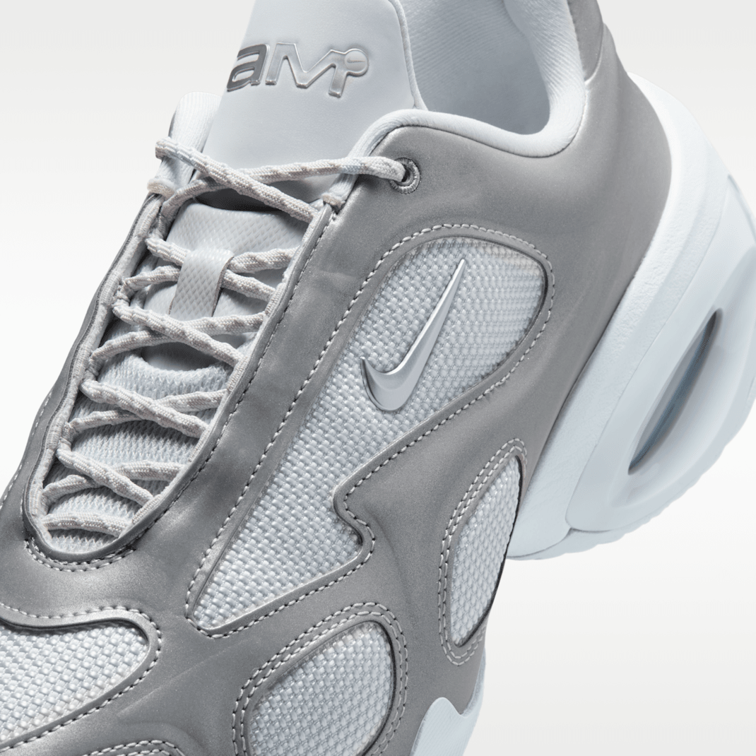 Pure Platinum/Metallic Silver