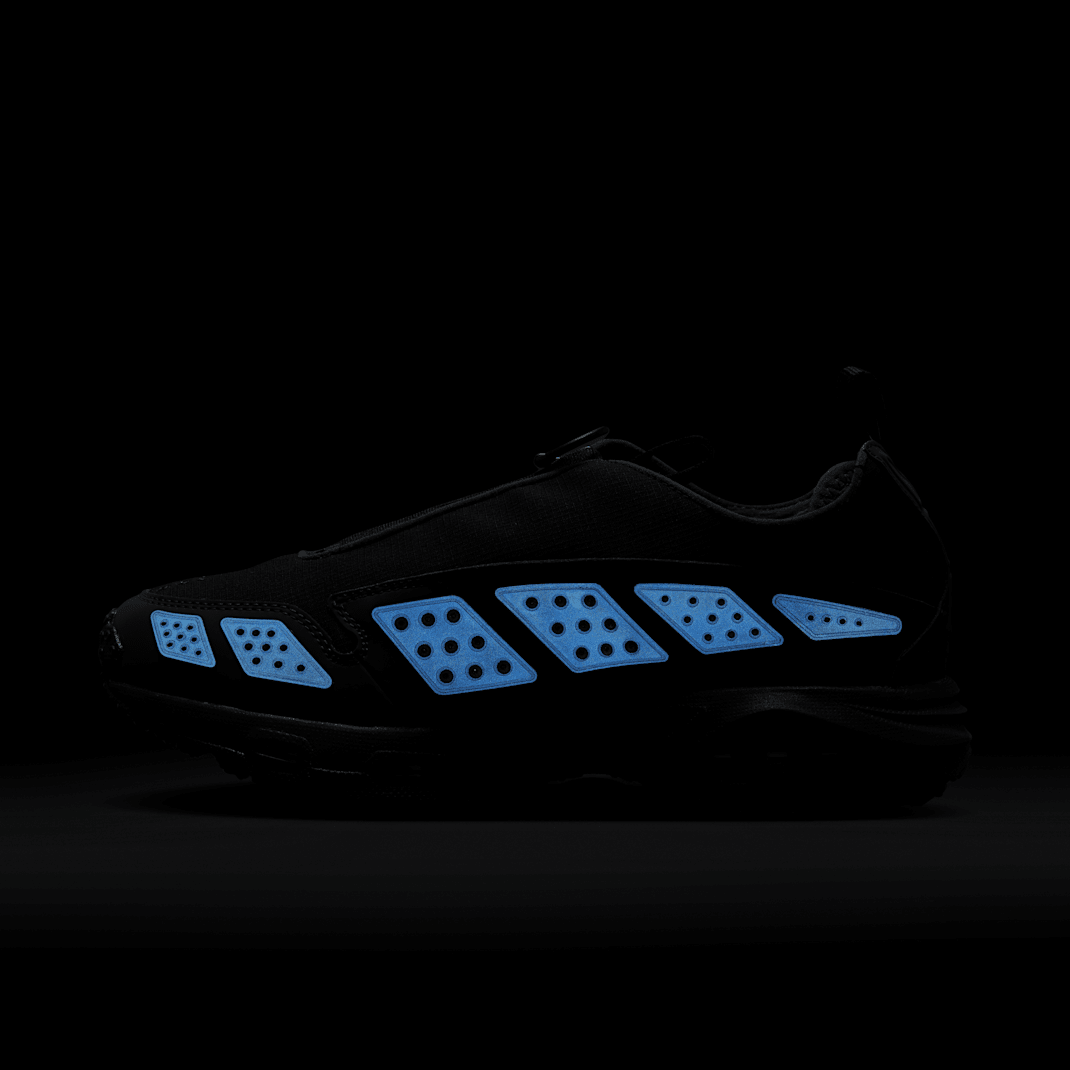 Black/Dark Smoke Grey