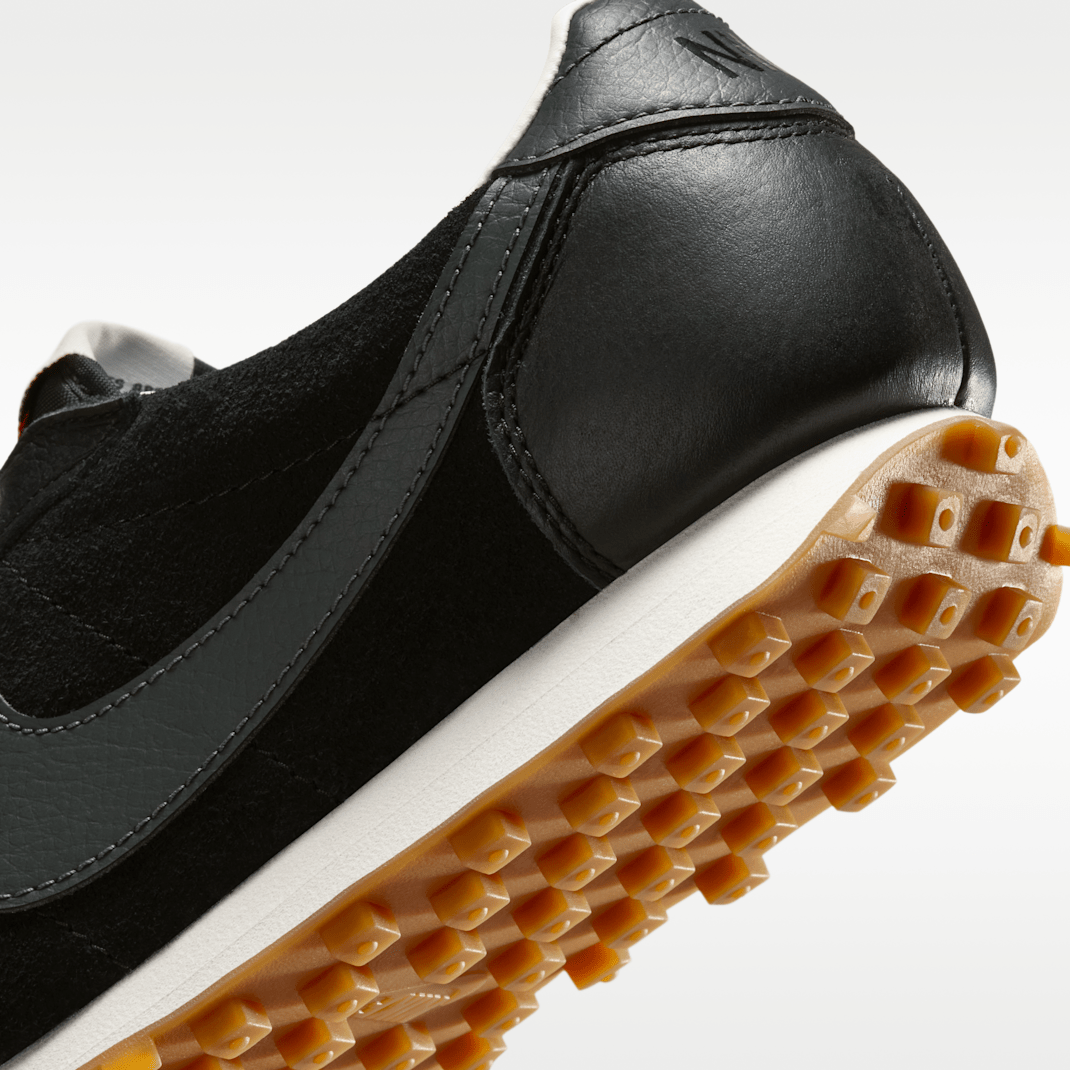 Black/Sail/Gum Light Brown/Dark Smoke Grey