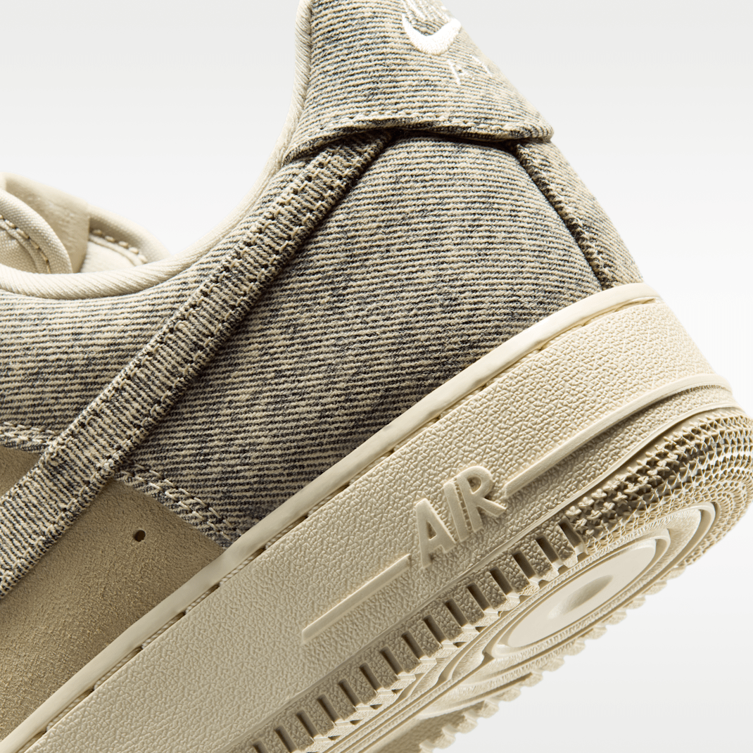 Desert Khaki/Light Khaki/Metallic Silver/Desert Khaki