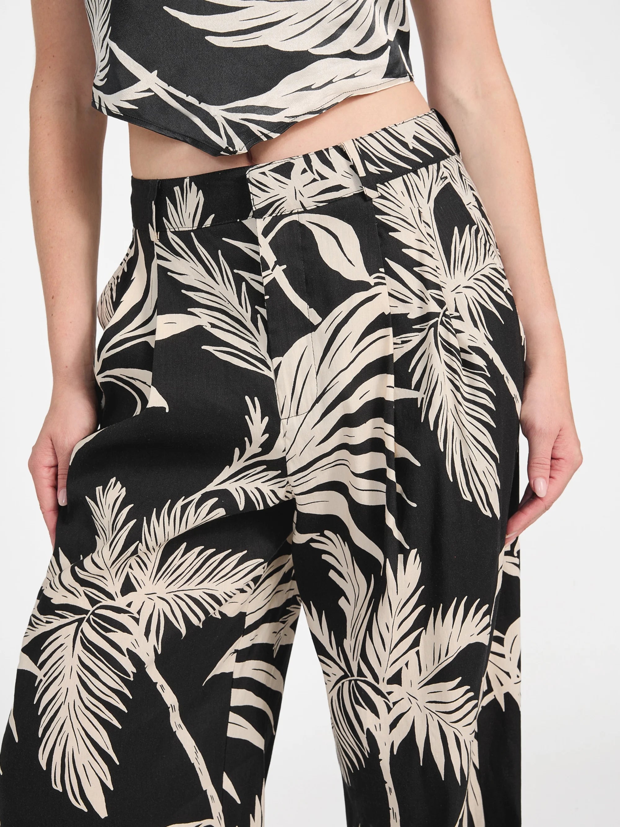 Forest Tropical Blk Print
