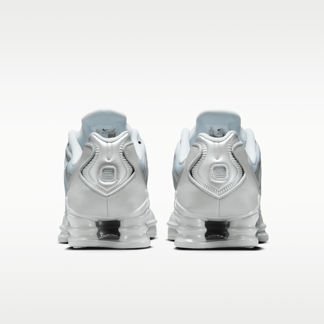 Pure Platinum/Smoke Grey/Metallic Silver