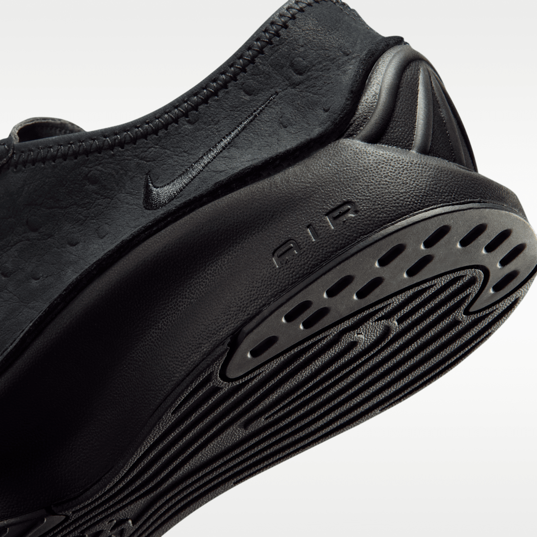 Black/Black/Black