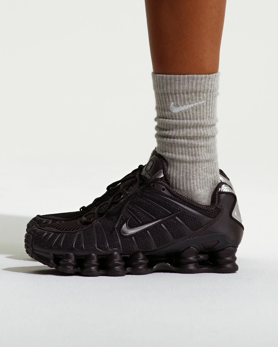 Velvet Brown/Metallic Silver