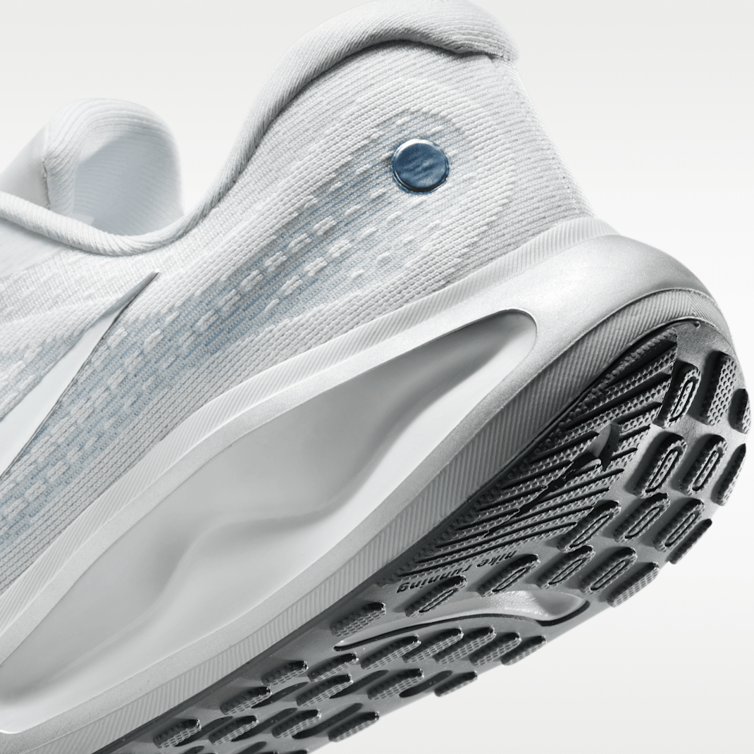 Photon Dust/Cool Grey/Light Smoke Grey/Metallic Pewter