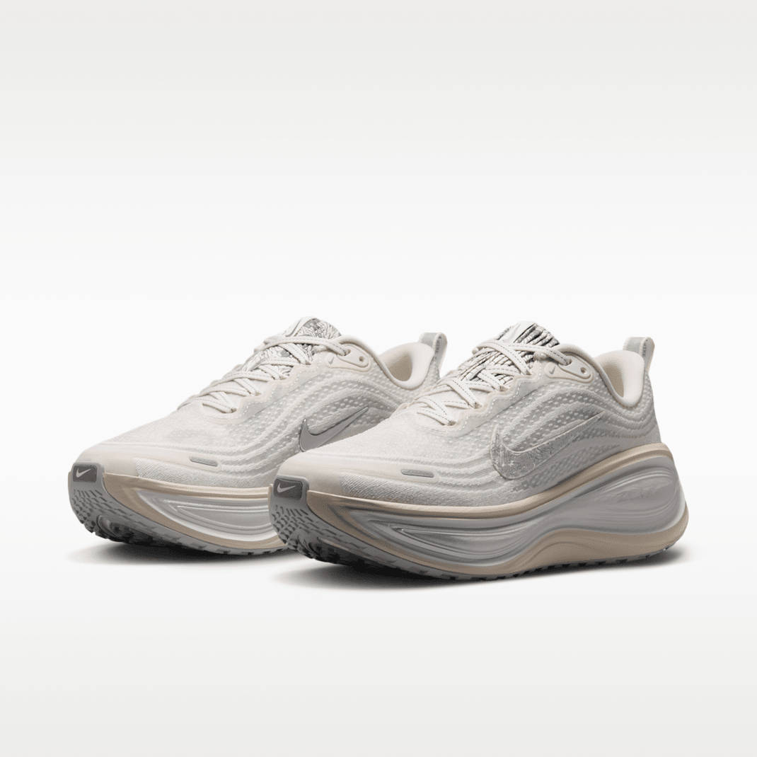 Phantom/Grey Fog/Light Smoke Grey/Summit White