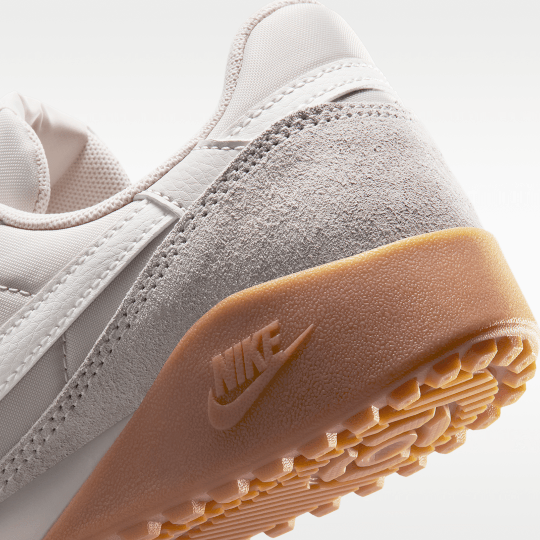 Light Orewood Brown/Gum Yellow/Sail
