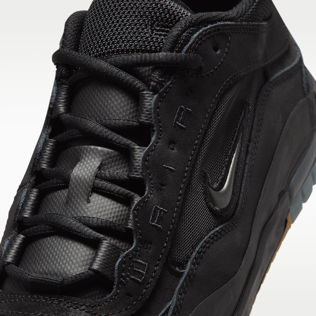 Black/Black/Black/Black