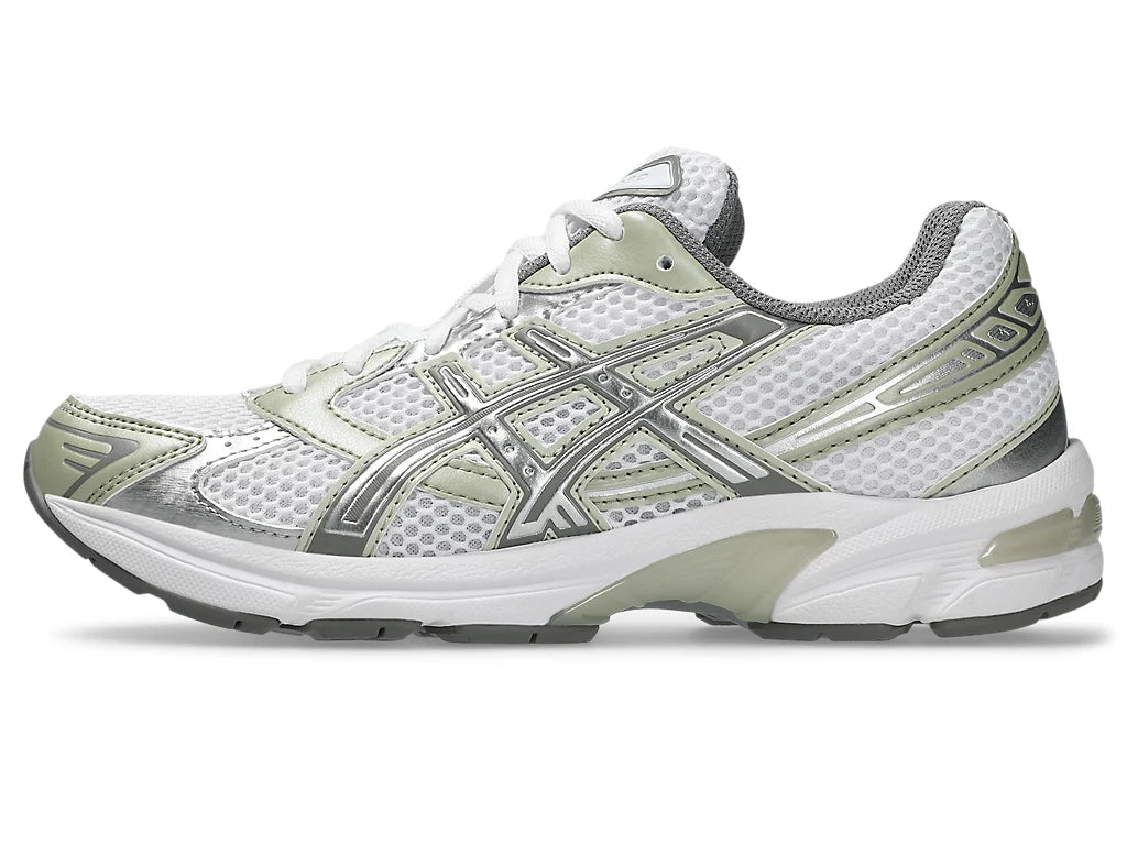 White/Dried Leaf Green