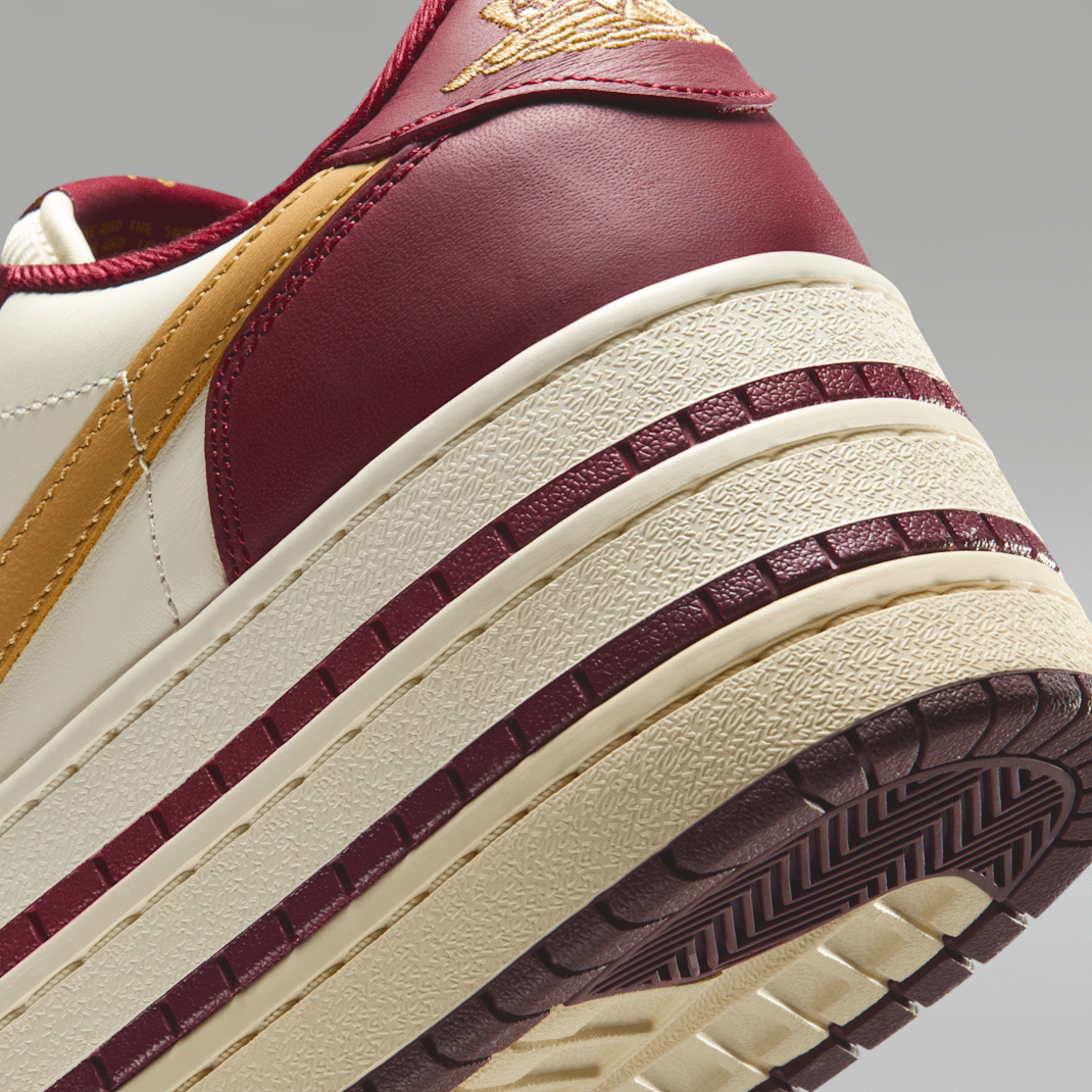 Team Red/Pale Ivory/Sanded Gold
