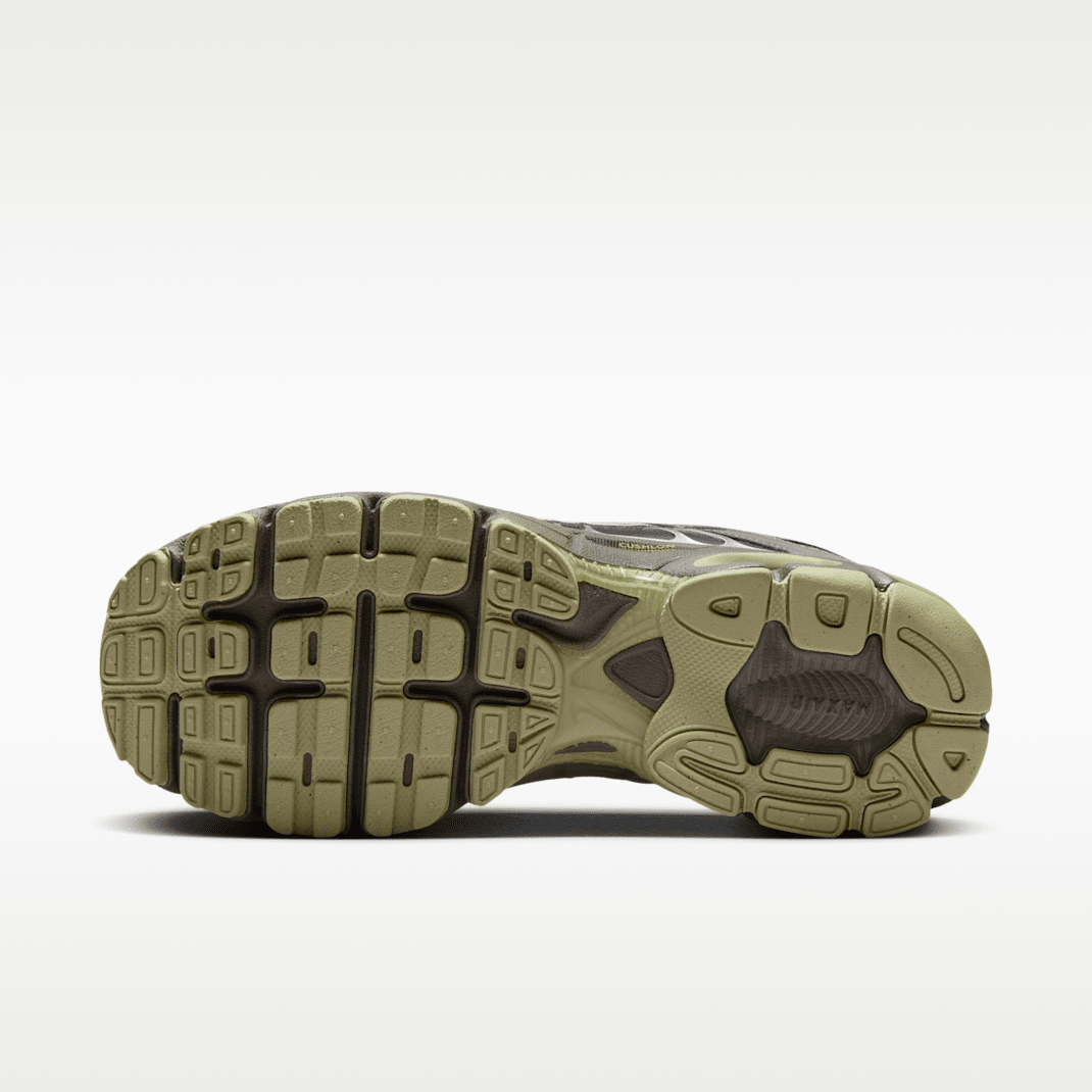 Cave Stone/Cement Grey/Metallic Cool Grey/Olive Aura