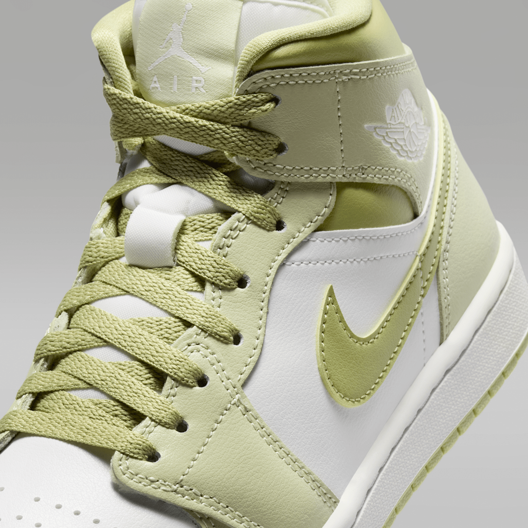 Olive Aura/Lawn/Coconut Milk/Sail