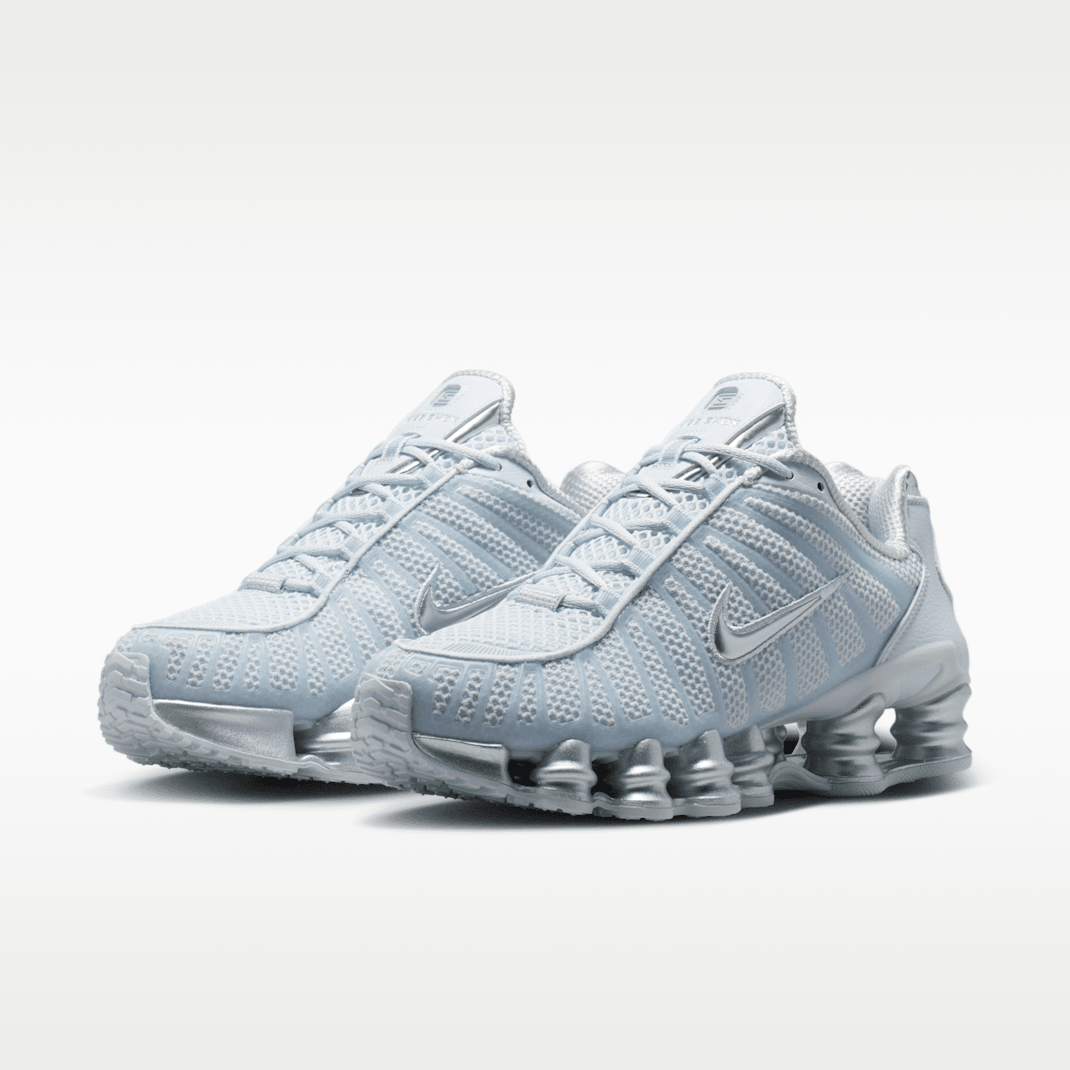 Pure Platinum/Metallic Silver