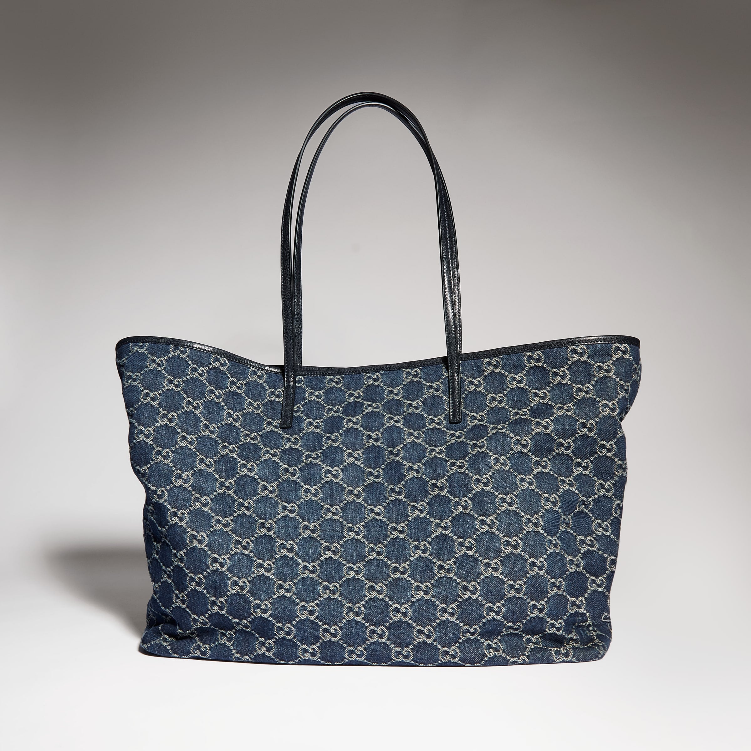 denim azul oscuro con GG