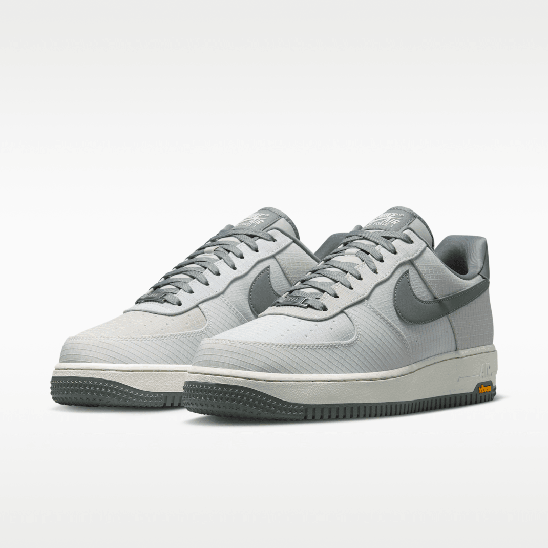 Summit White/Light Bone/Speed Yellow/Smoke Grey