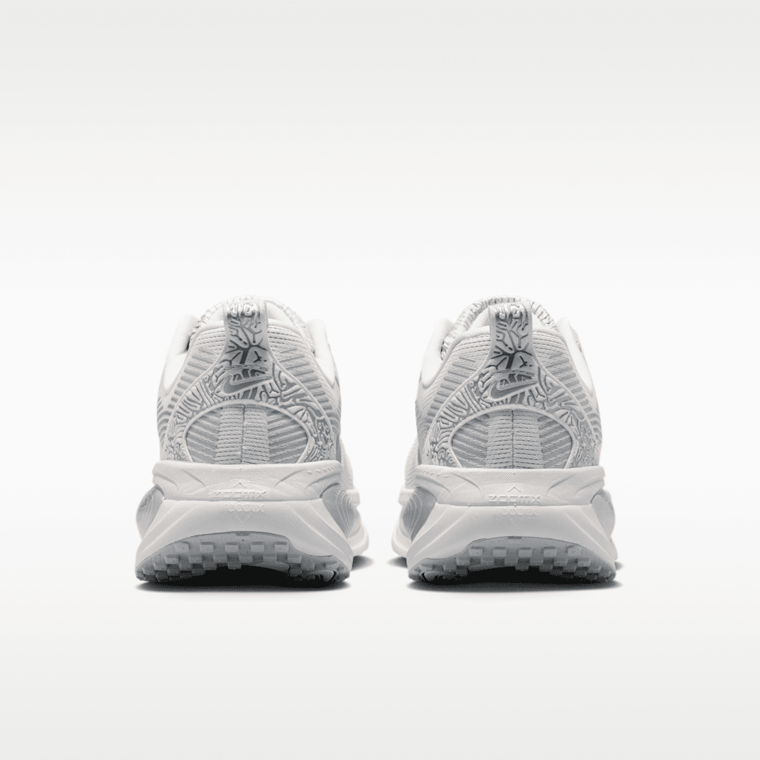Phantom/Grey Fog/Metallic Silver/Summit White