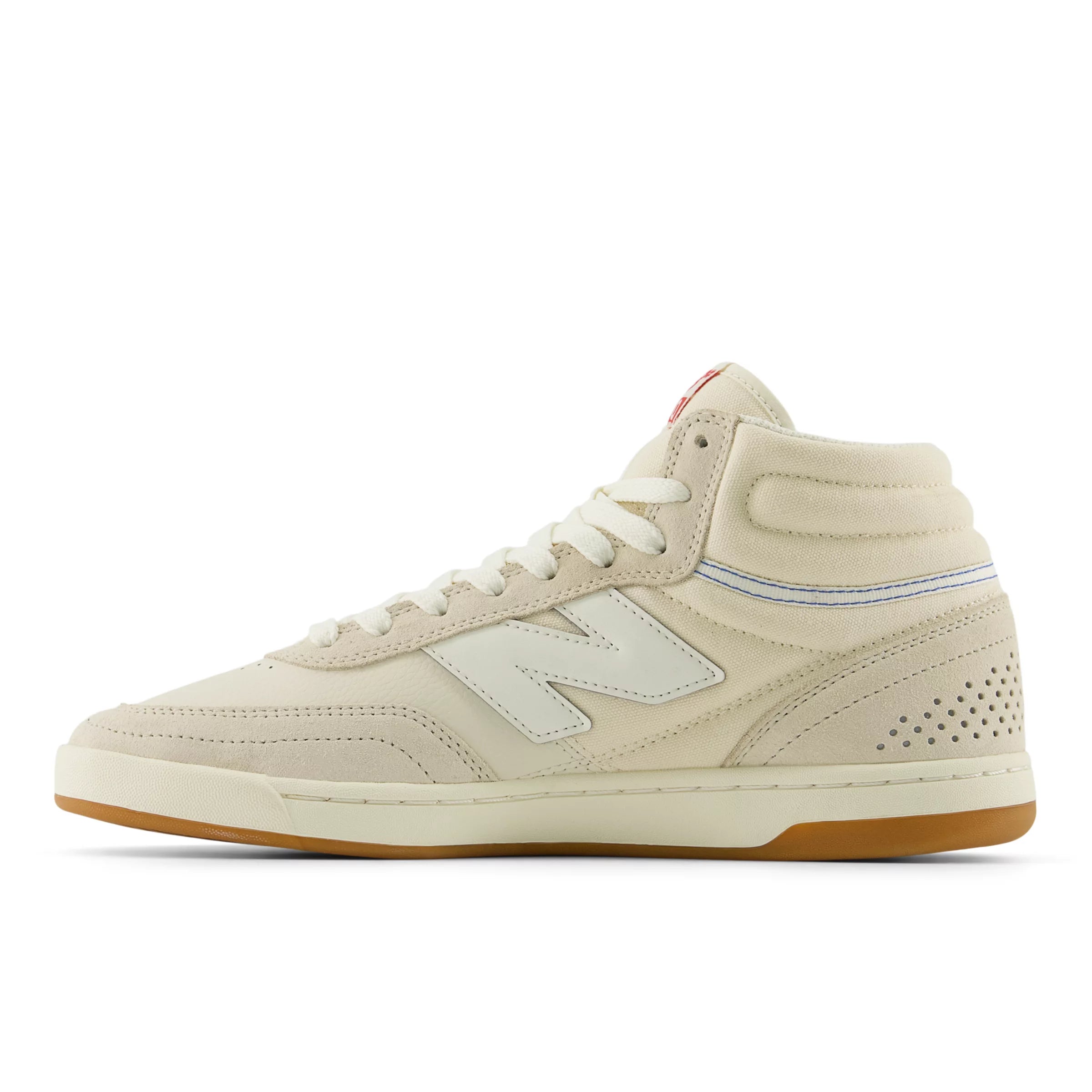 Timberwolf With White