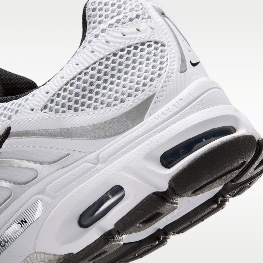 White/Black/Wolf Grey/Metallic Silver