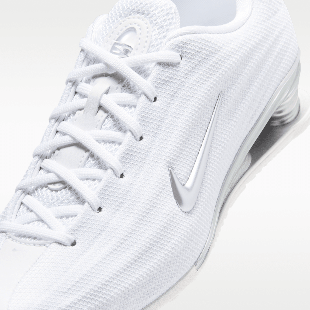 White/Metallic Silver