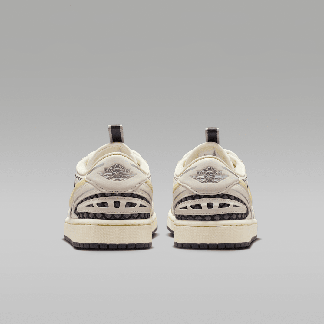 Sail/Coconut Milk/Anthracite/Metallic Silver